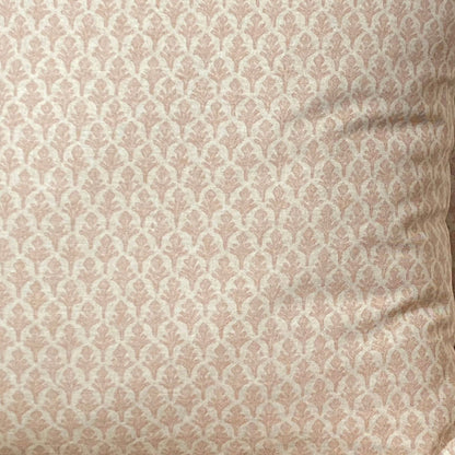 Lacefield -Designer Cushion Lacefield: 60X60cm Cream/Peach